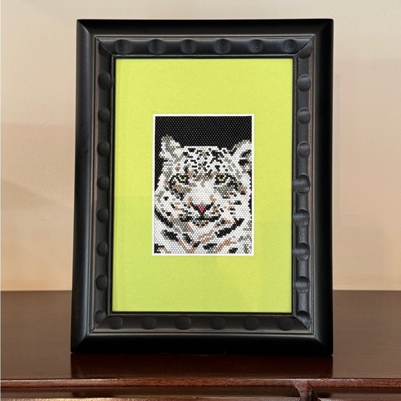 Framed Beaded Snow Leopard Art with Black Frame - Hand crafted - Picture 1 of 2